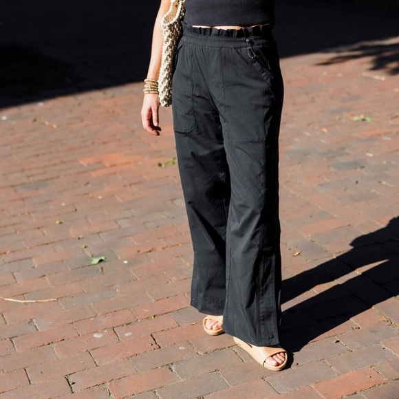 Athleta Trekkie High Rise Parachute Pants Black Size 12 - Picture 6 of 16